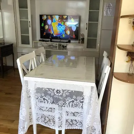 Appartement Comfortable Apt. Very Good Location 2 Bedroom *